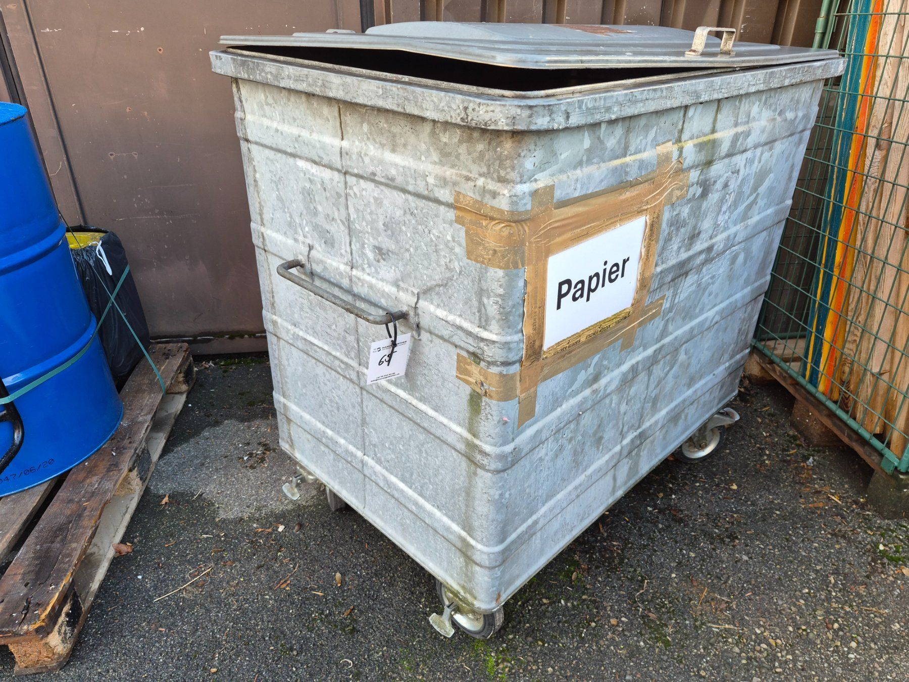 Korpus: 065 Abfallcontainer – Gebraucht aus Derendingen von Meisterstuecke 1
