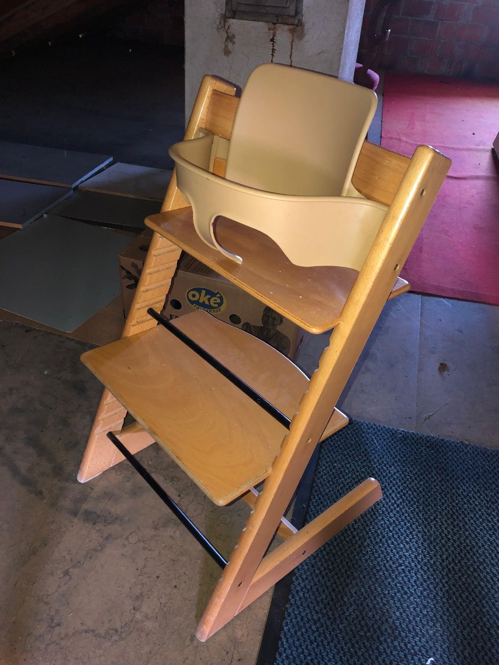 Stokke Seggioloni: Stokke Tripp Trapp inkl. Babyset – Usato da Schötz venduto da Puppentanz2