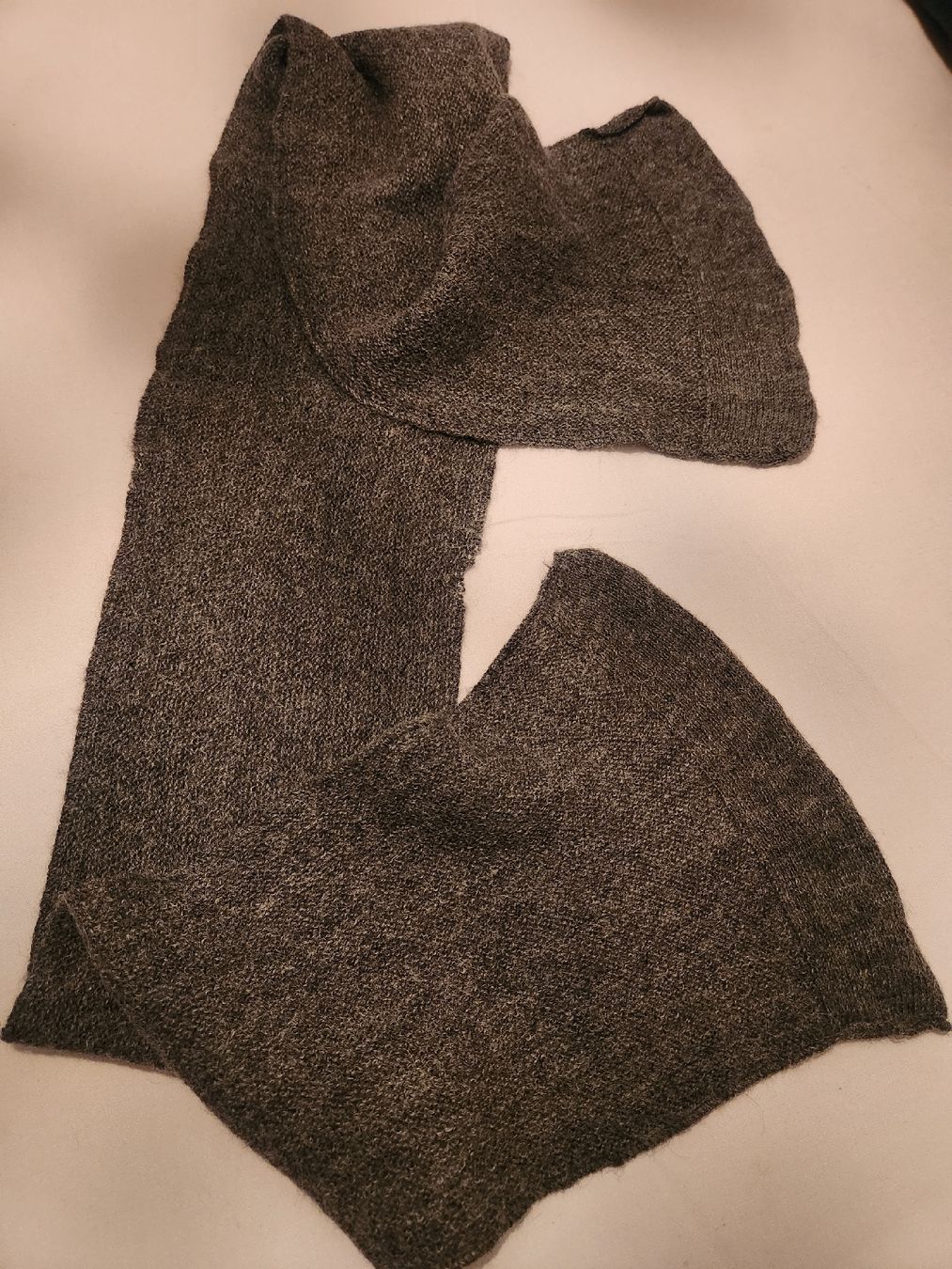 Foulard & Sciarpe: Écharpe grise en laine – Usato da Lausanne venduto da man_rw9q 7