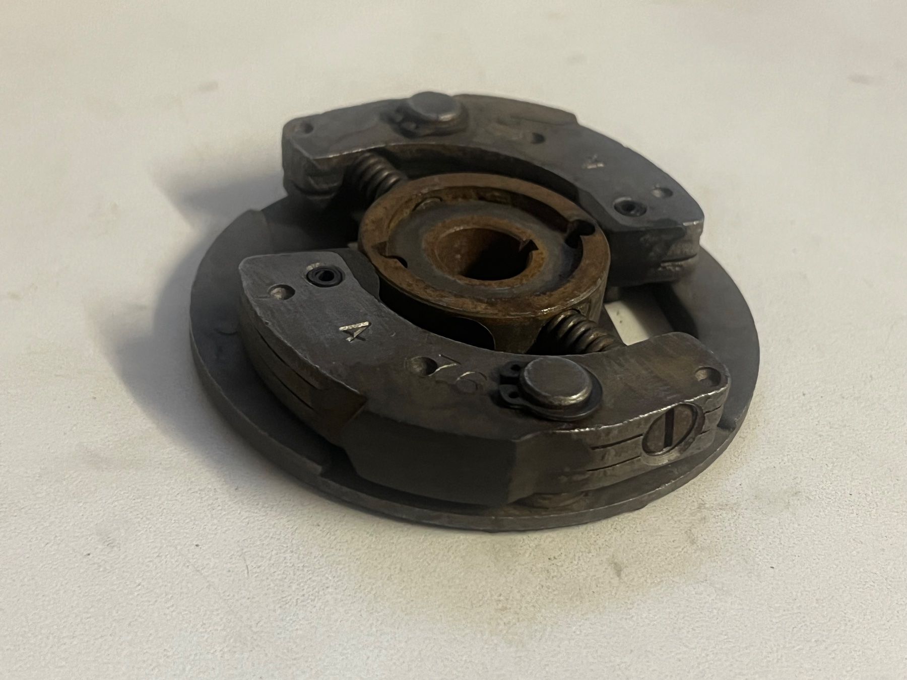 Puch Parti ricambio per ciclomotori: Puch Maxi E50 2 Backen Kupplung Motor – Usato da Steffisburg venduto da FlorianJohner 1
