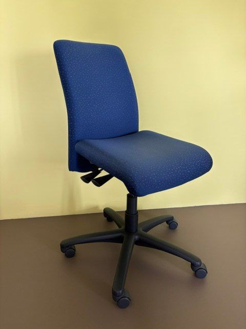 Sitag Sedie: Gepflegter Bürostuhl, mit gratis Bodenschutzmatte – Usato da Oberentfelden venduto da honduras4 1