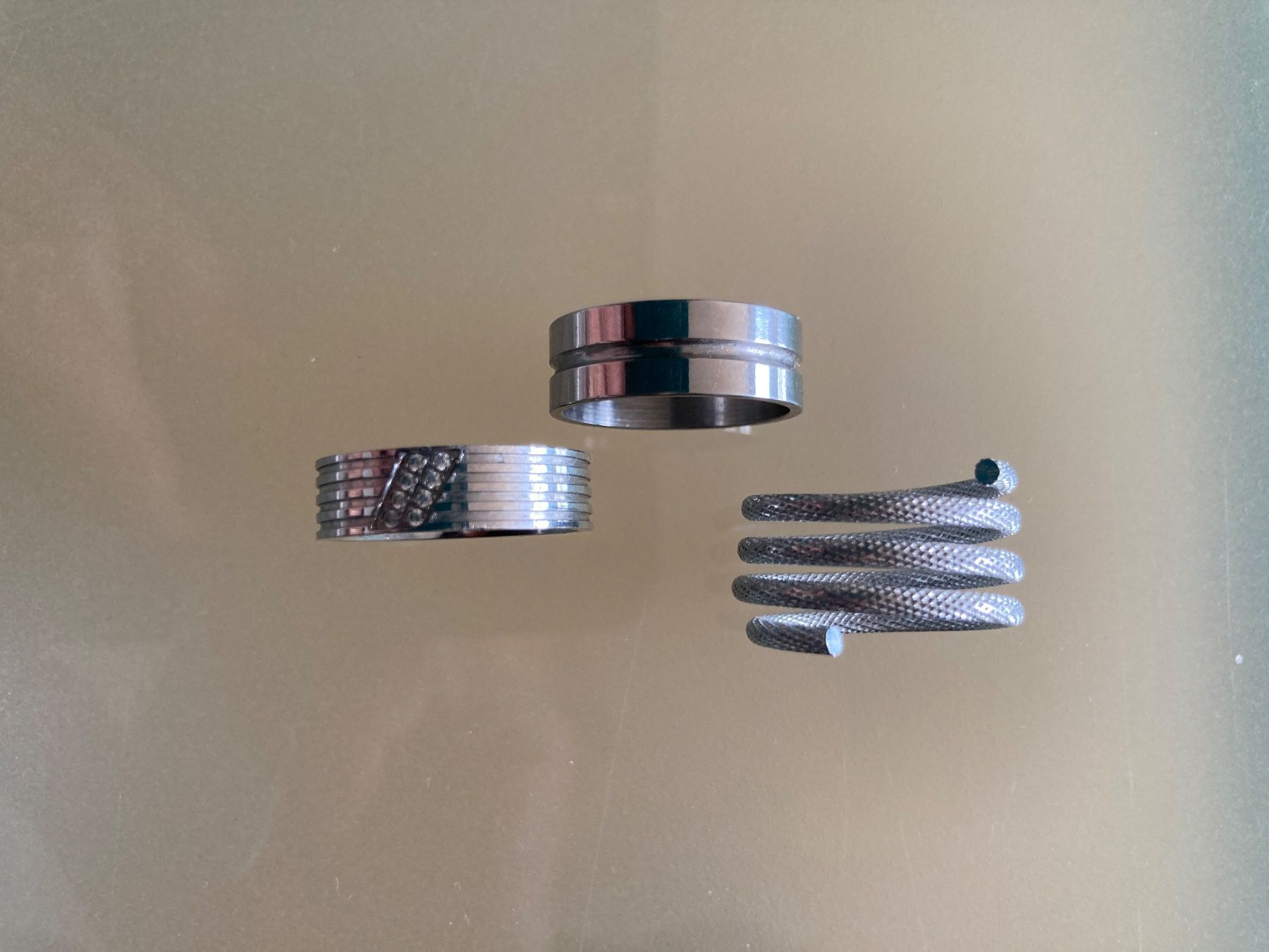 Ringe: Drei Fingerringe, Modeschmuck – Gebraucht aus Samedan von chickenrun01 7