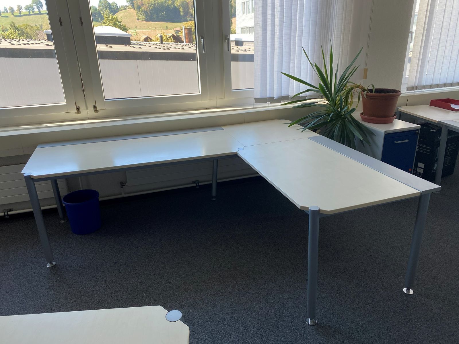 Scrivanie: Eck-Schreibtisch – Usato da Worb venduto da Tom123bern