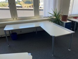 Eck-Schreibtisch