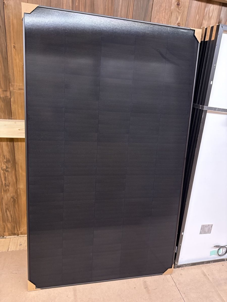 Solargeräte und Solarprodukte: PV Modul FullBlack 425Wp Perlight – Neu (gemäss Beschreibung) aus Altishofen von upstage