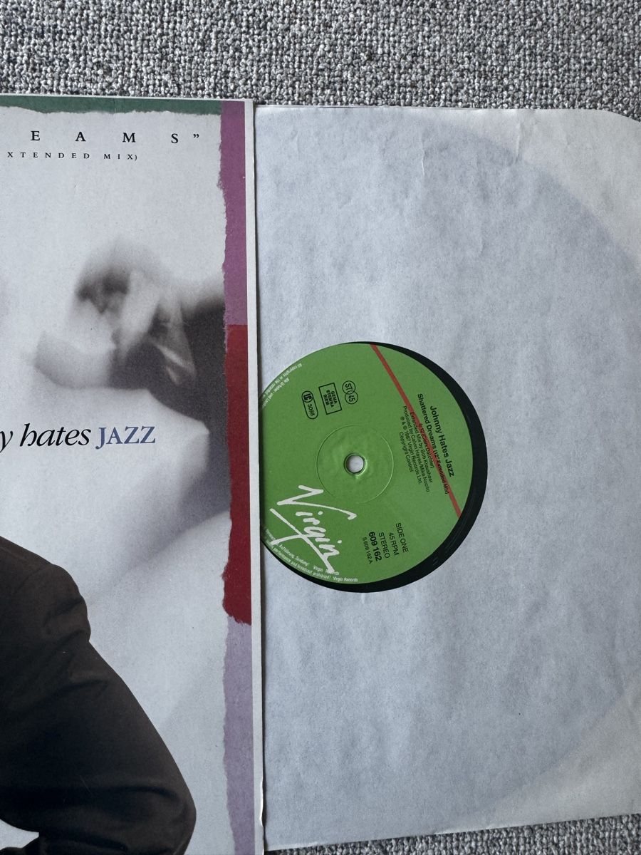 Vinyles: Johnny Bates Jazz - Shattered Dreams - 12" Maxi - 80s – D'occasion à Rorbas par BlackstarRecords 2