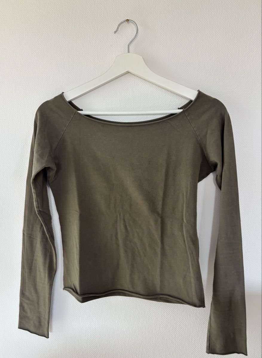 Brandy Melville Top: Langarmshirt von Brandy Melville – Nuovo (secondo la descrizione) da Müllheim Dorf venduto da Lavwy