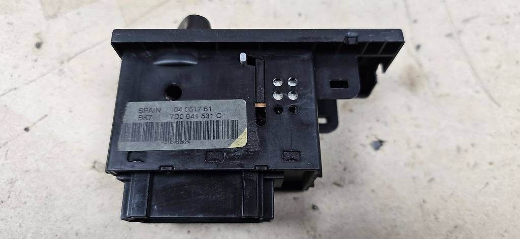Volkswagen Tutti pezzi di ricambio auto: VW T4 Lichtschalter Schalter Licht Scheinwerfer 7D0941531C – Usato da Schaffhausen venduto da Parg86 4
