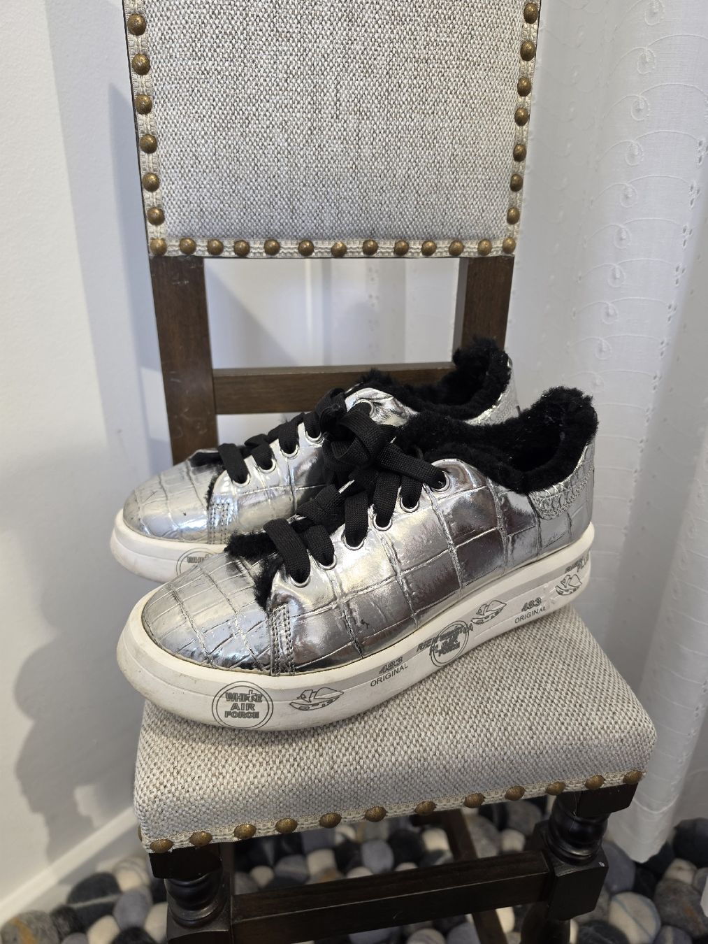 Premiata Damenschuhe: Sneakers PREMIATA silber Grösse 38 mit Futter – Gebraucht aus Adligenswil von FriedasWelt