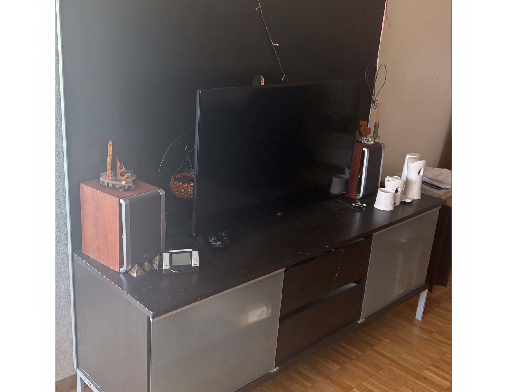 Ikea Mobili TV: Möbelabgabe – TV-Möbel (Abholung sofor – Usato da Wallisellen venduto da rek_26h8