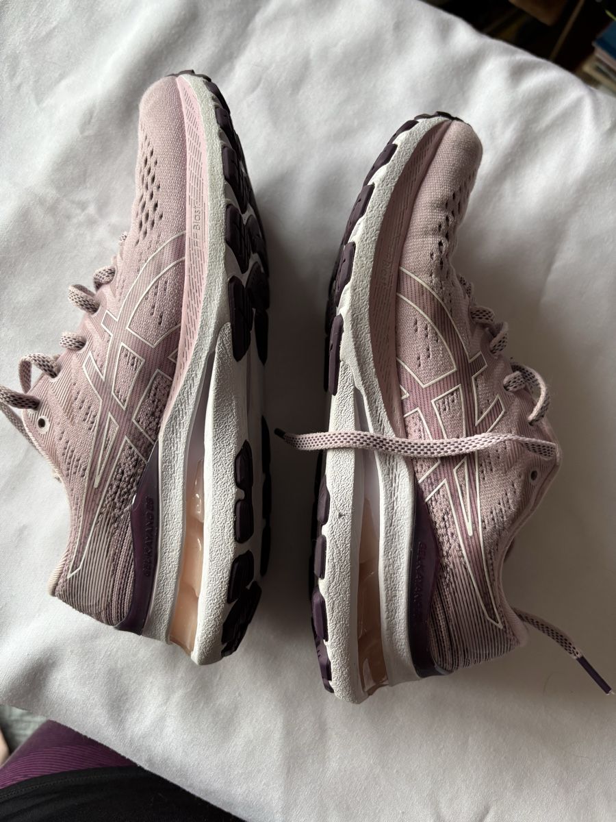 Asics Damenschuhe: Asics GelKamano 28 – Gebraucht aus Kesswil von Branca-01 9