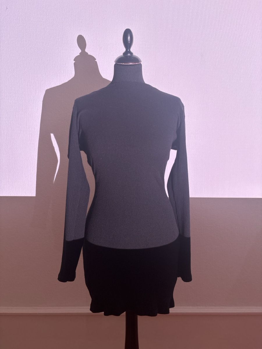 Bershka Robes: Robe noire "dos nu" taille S  – D'occasion à Lausanne par zoe_9b9v