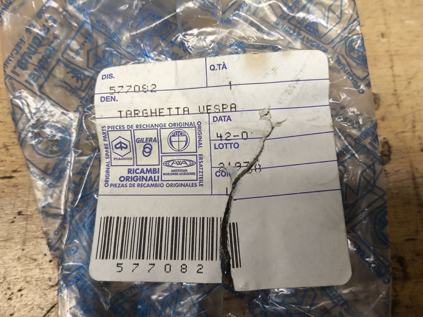 Vespa Tutti pezzi di ricambio per scooter: Vespa-Emblem/Schildchen Targhetta original Piaggio – Nuovo e nell'imballaggio originale da Lausen venduto da Chaldrian 3