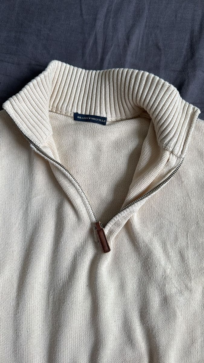 Brandy Melville Pullover & Sweatshirts: Brandy Melville Pullover mit Reissverschluss weiss – Gebraucht aus St. Gallen von fab_tv9f 2