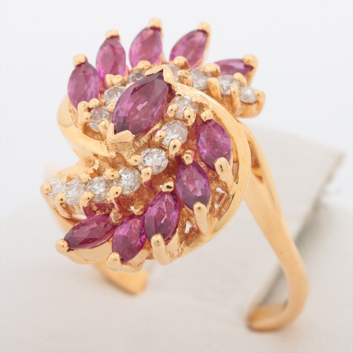 Anelli: Ring Ruby & Diamonds Yellow Gold 18kt 6.5g – Usato da Carouge GE venduto da Watchaser
