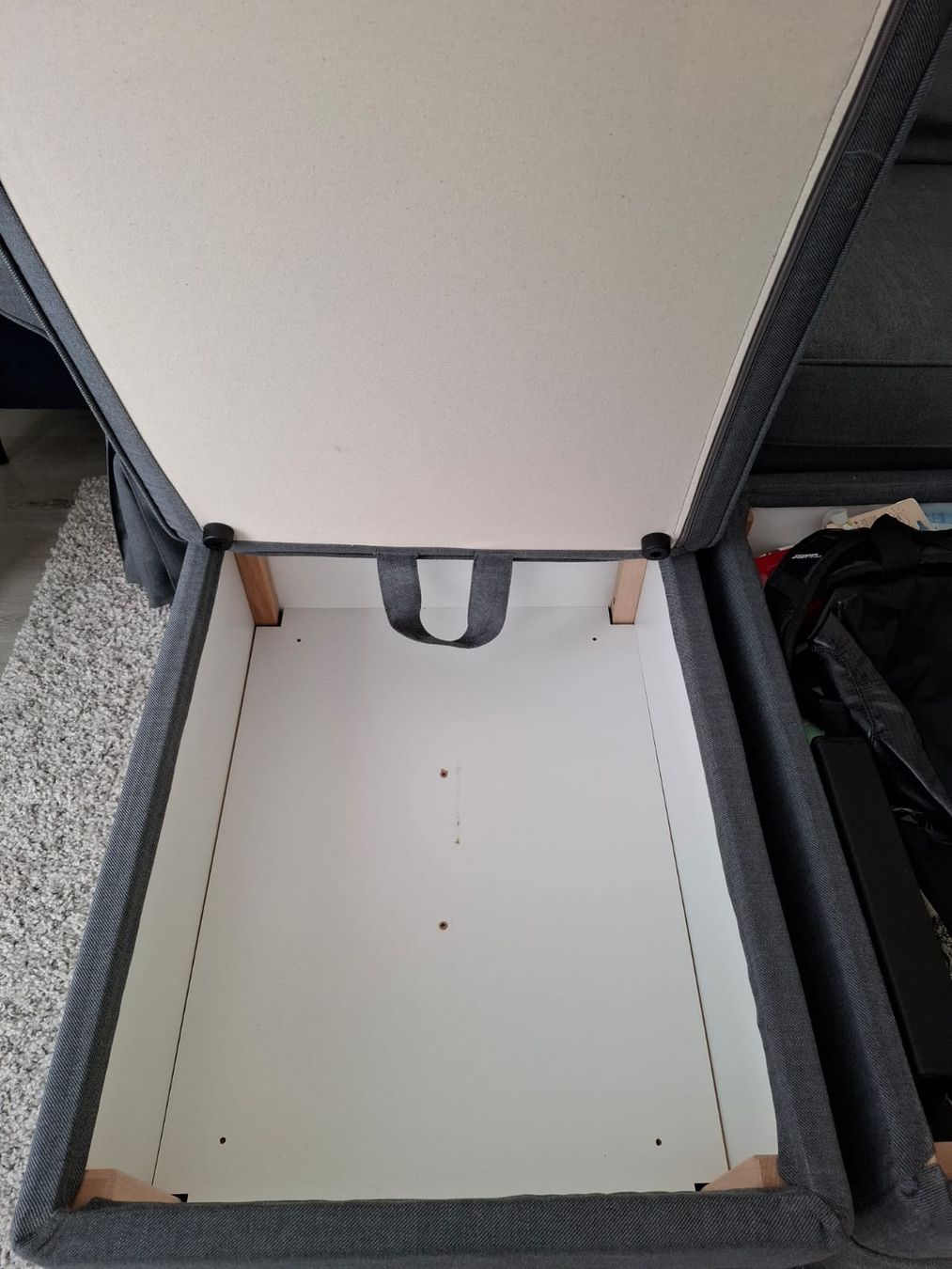 Ikea Divani: Sofa Ektrop mit zwei Hocker – Usato da Birsfelden venduto da aer_q78f 2