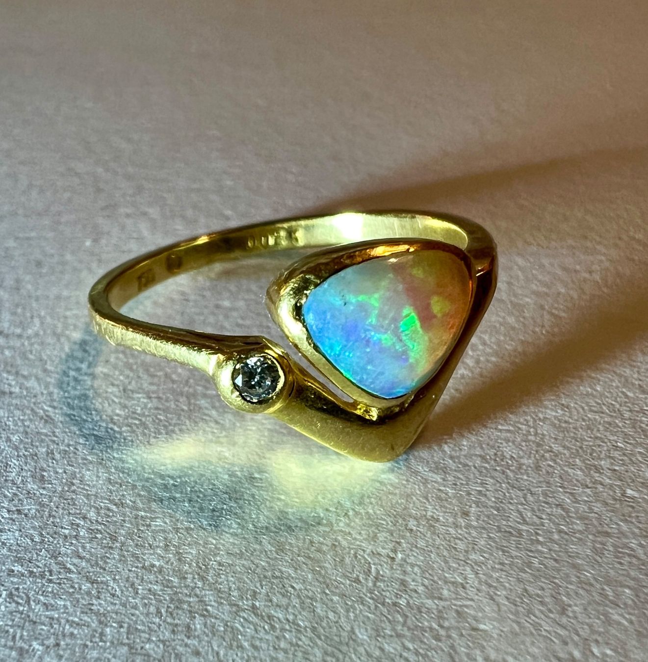 Anelli: Gold-Ring 18 K mit Opal und Brillant – Usato da Chur venduto da Penting1935 4