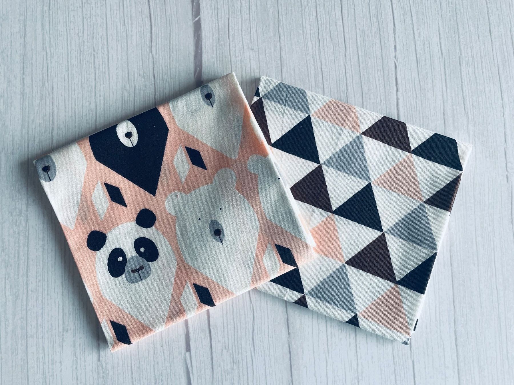 Tessuti: 2 Fat quarter/Coupons patchwork & couture Ours et Panda – Nuovo e nell'imballaggio originale da Gland venduto da san_xz5j
