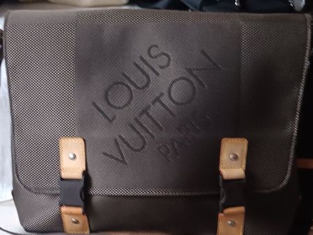 Louis Vuitton Umhängetasche, neuwertig!