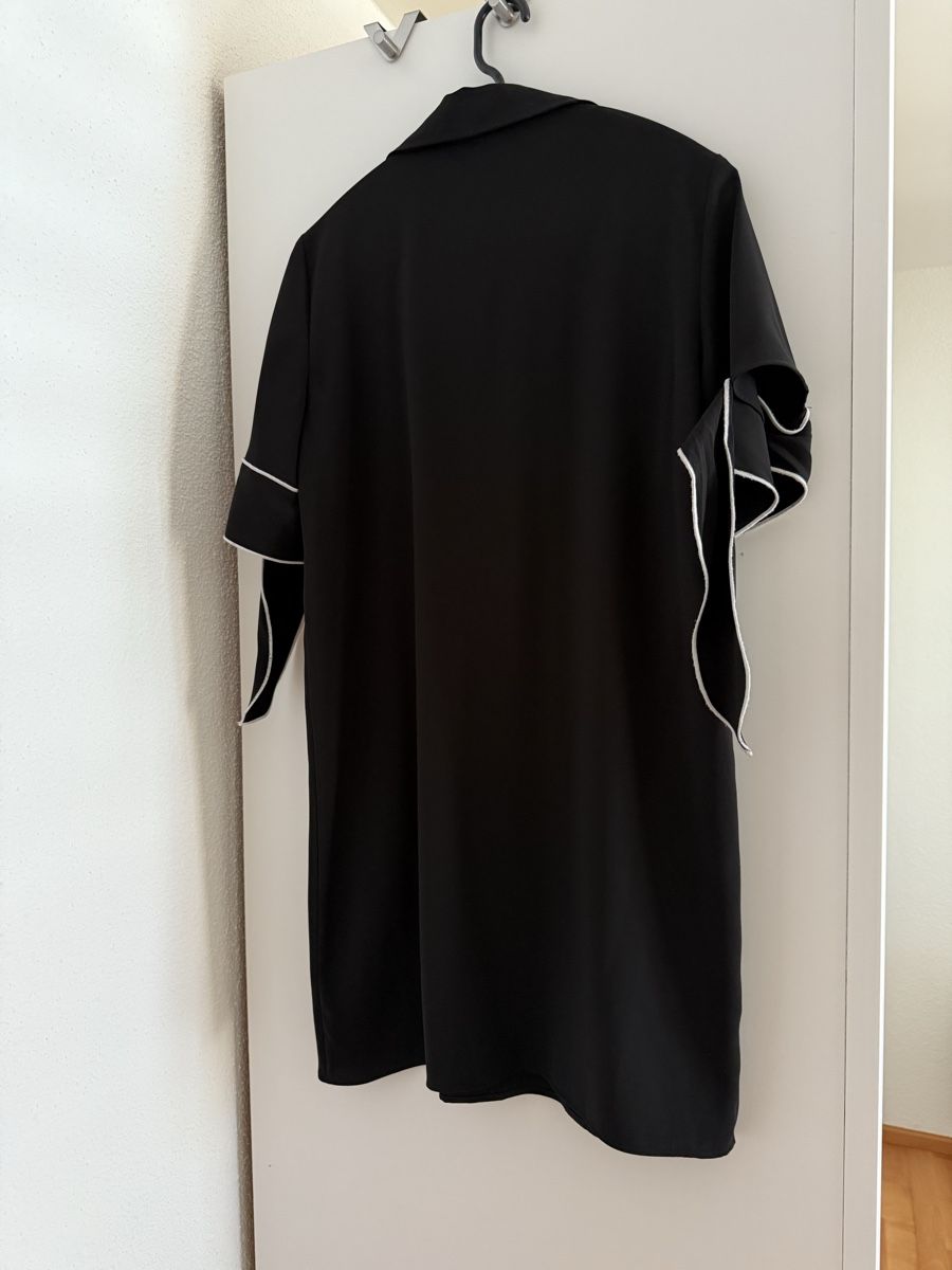 Zara Vestiti: Schwarzes Zara Basic Kleid mit Details - Grösse s! – Usato da Niederhasli venduto da R__A 1