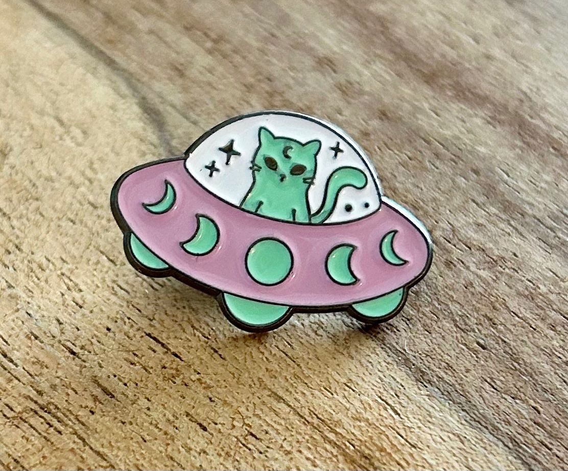 Placchette & Badge: Pin Katze Ufo – Usato da Geneve venduto da vane267
