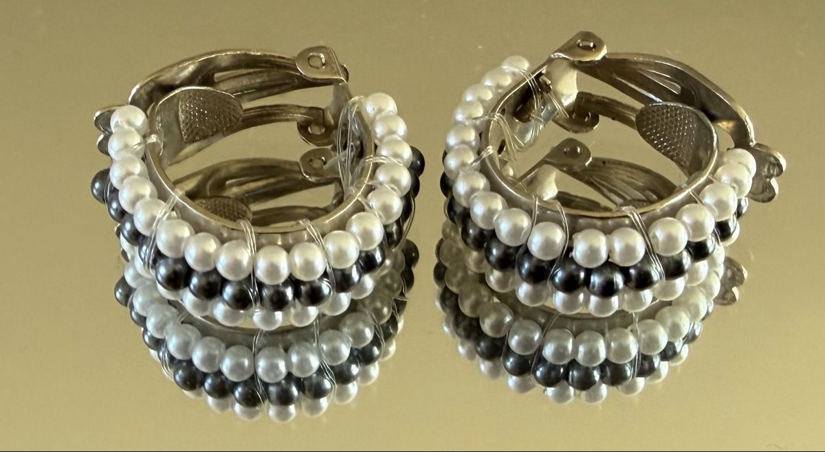 Ohrringe & -stecker: Vintages clips – Gebraucht aus Binningen von Sophiescloset 1