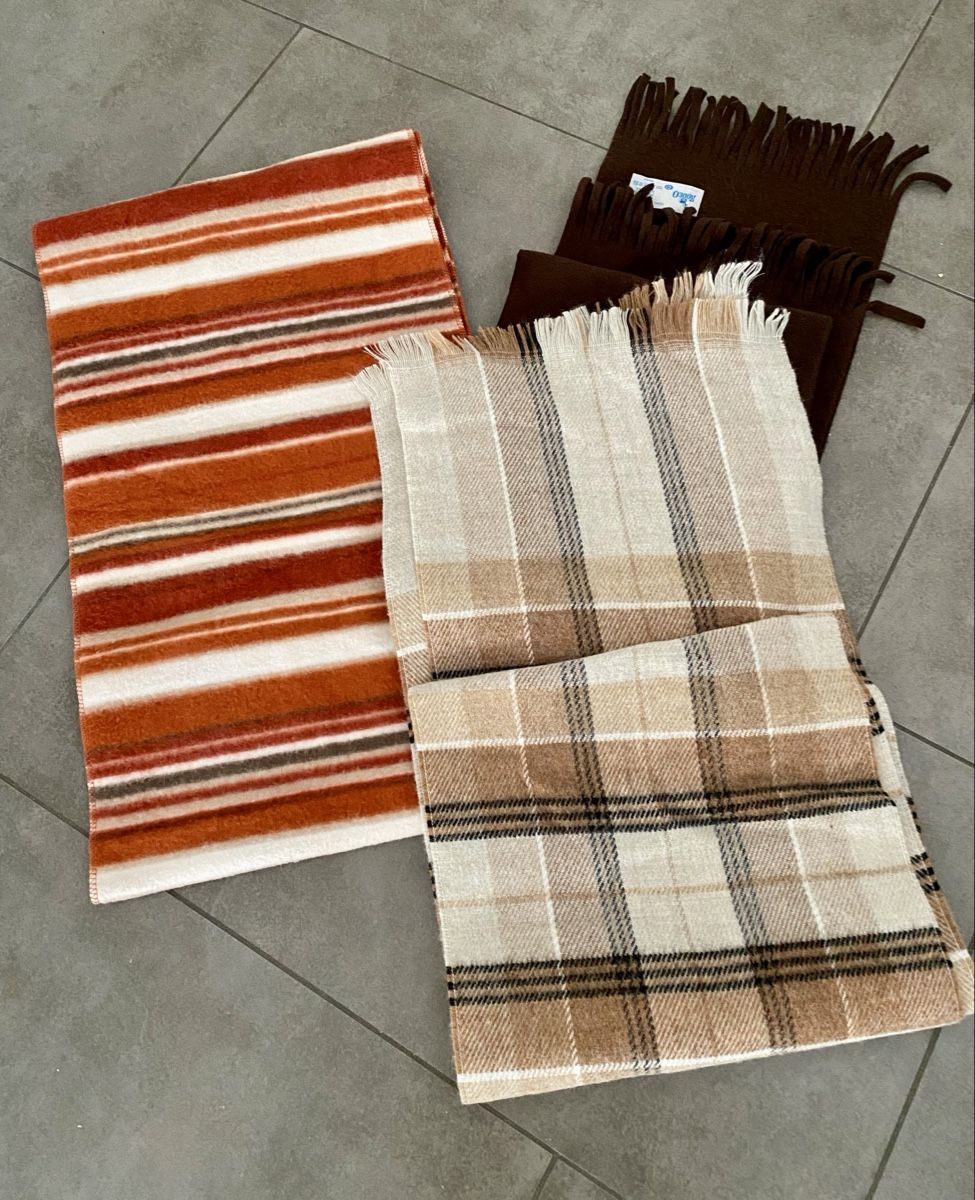 Foulard & Sciarpe: 3 Herbst Schals, gestreift und kariert – Usato da Bad Ragaz venduto da Schtupsi