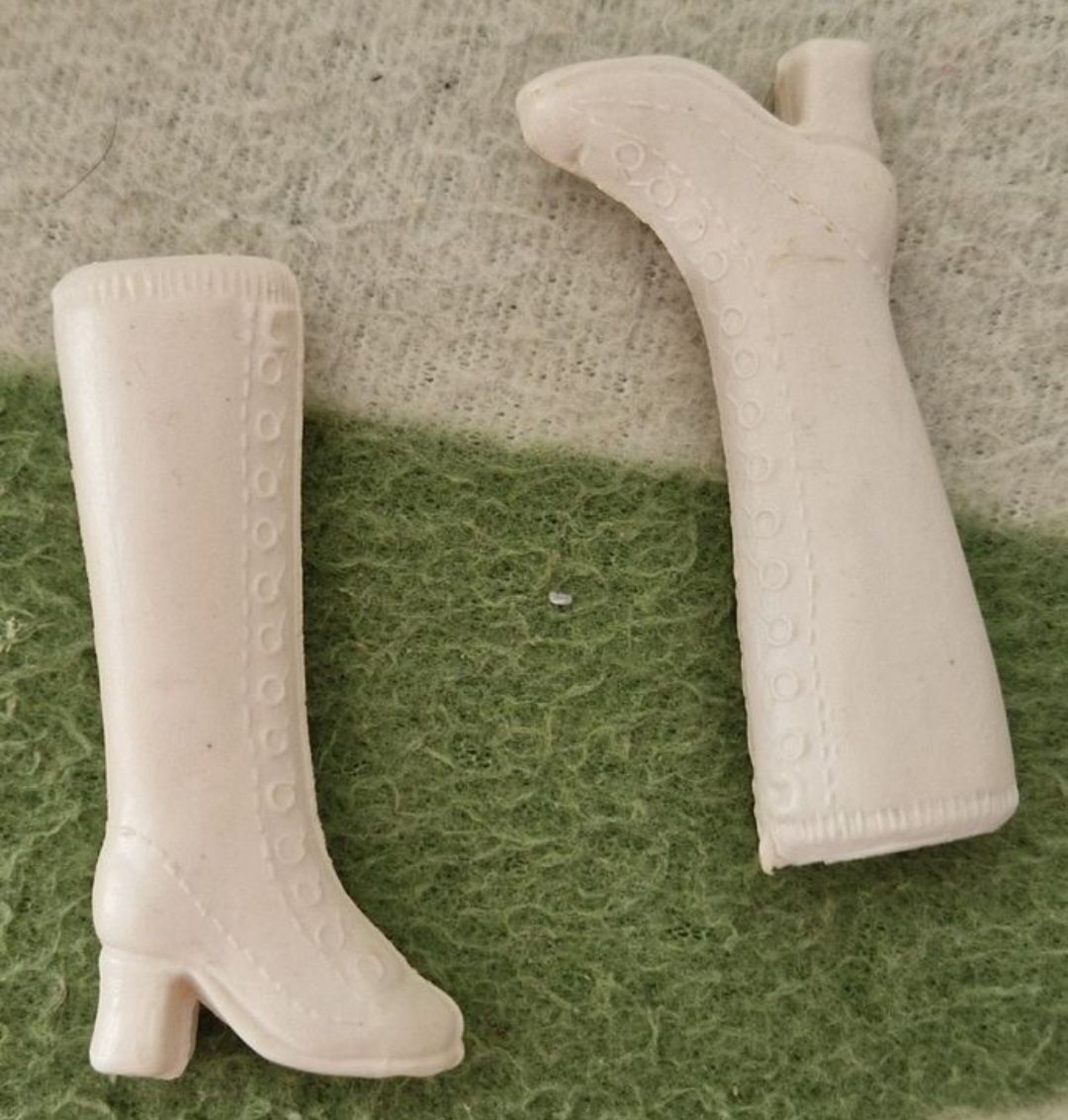 Puppen: bottines pour Barbie  – Gebraucht aus Couvet von Pioune