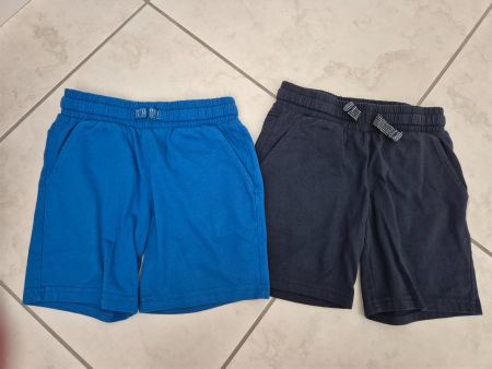2x Kinder Shorts blau/dunkelblau Grösse 123/128