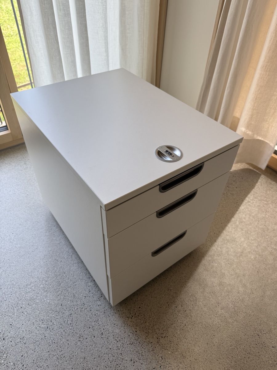 Ikea Banconi: Rollcontainer Weiss 3 Schubladen – Usato da Zumikon venduto da bobsi2012
