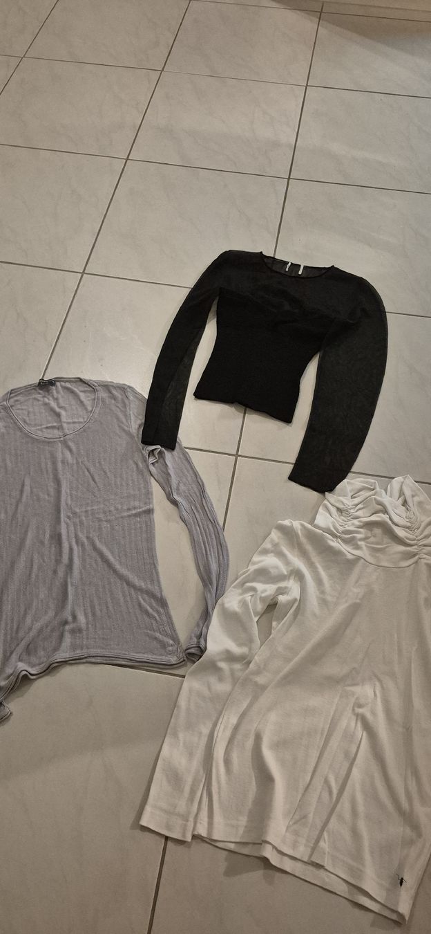 Lotti di vestiti: Tolles Kleiderpaket 11 Pullis Grösse S  top zustand – Usato da Aesch BL venduto da Moni1211 4
