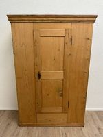 Antiker Biedermeier Garderobenschrank aus Tannenholz