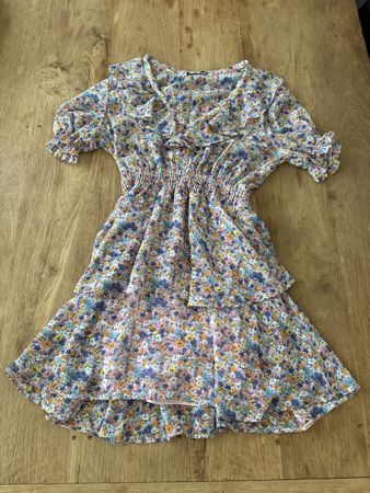 Kleid Blumenmuster Grösse S Zara