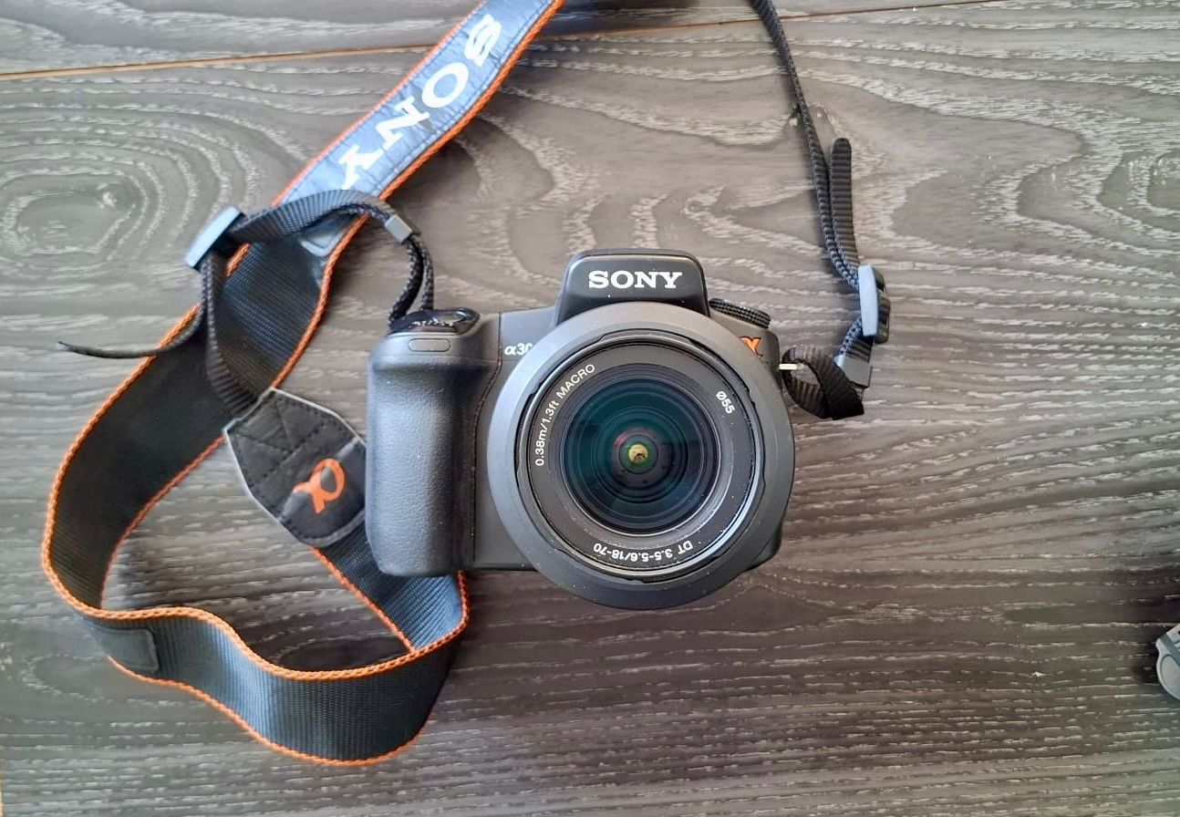 Sony Fotocamera: Sony-Alpha-Spiegelreflexkamera – Usato da Fehraltorf venduto da Marlene4 5