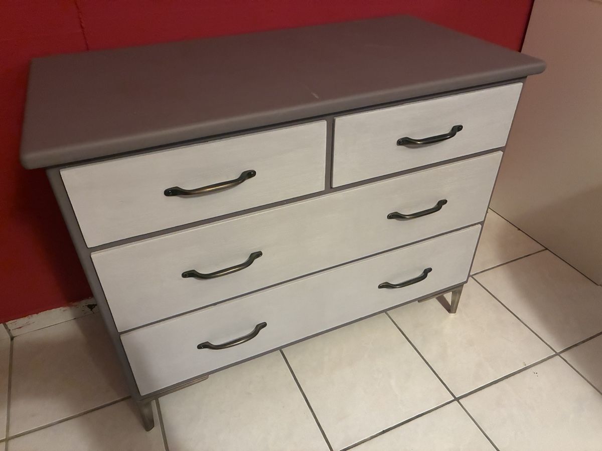 Kommoden: Kommode mit 4 Schubladen 90 cm – Gebraucht aus Oberdorf BL von Mcjjjgerber