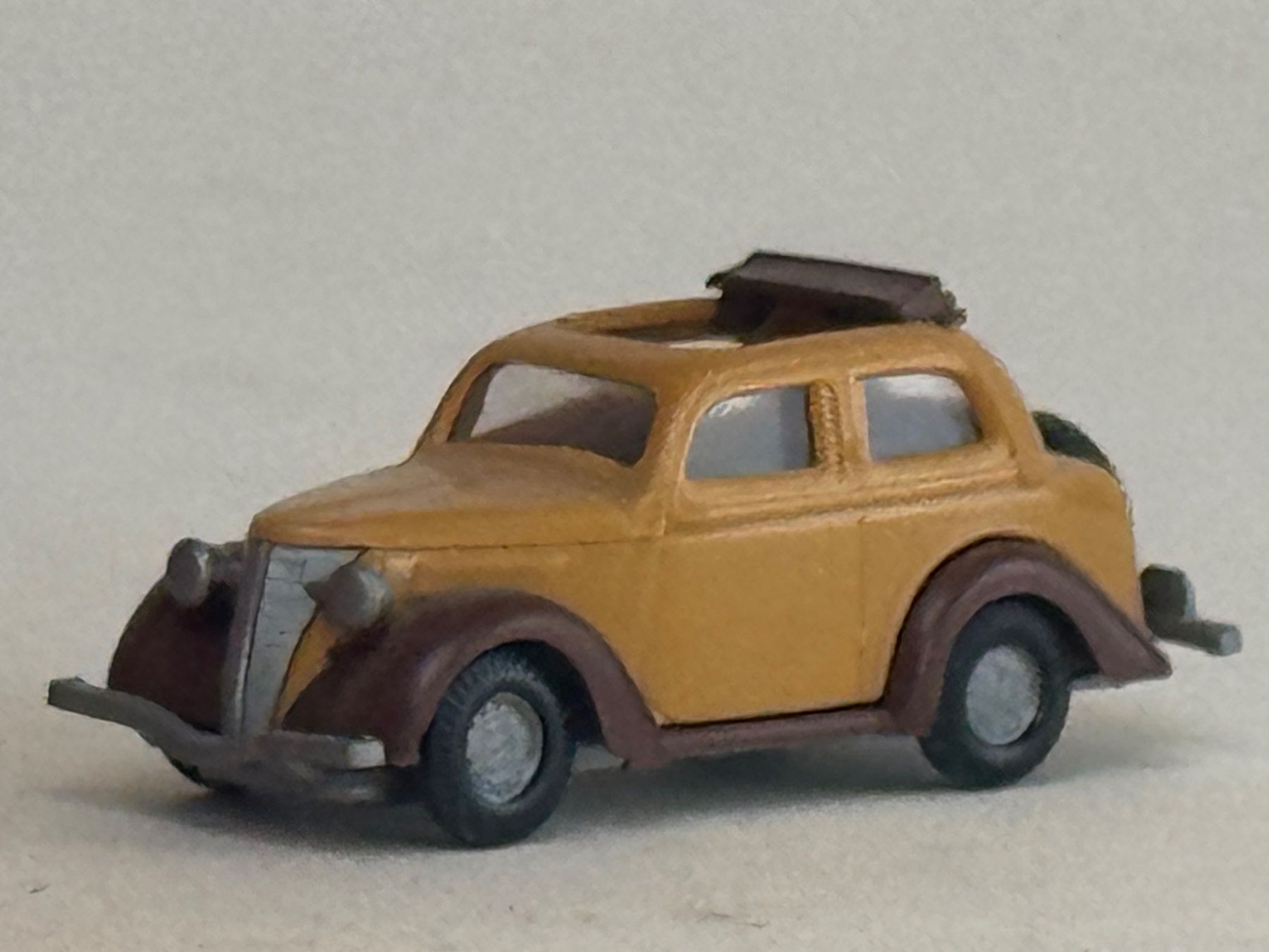 Praliné Modellautos: VE1- Praline Ford Eifel hellbraun/braun – Gebraucht aus Elm von Wikmtz