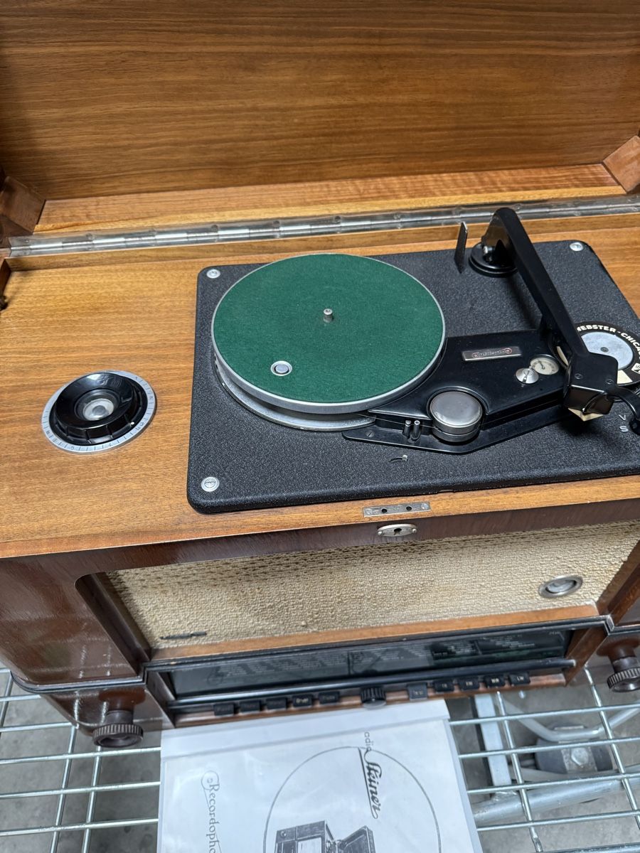 Tourne-disques: Vintage-Plattenspieler – Défectueux à Horriwil par Carrera68 5