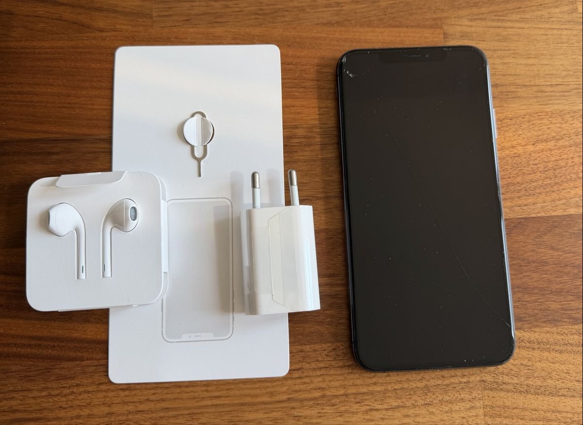 Apple Portables: iPhone XS Max - 256GB - Space Grey – Défectueux à Nidau par feierabend_verkauf