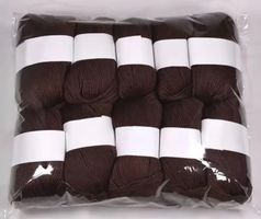 10 Stück je 50 g kaffeebraunes Seidenmischgarn