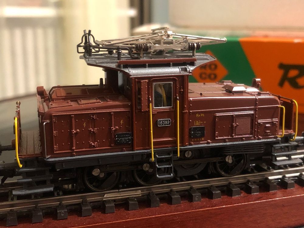RARE Locomotive Fleischmann ST 1330G - SBB CFF FFS Ee3/3 - Analogique 2 Rails - Neuf