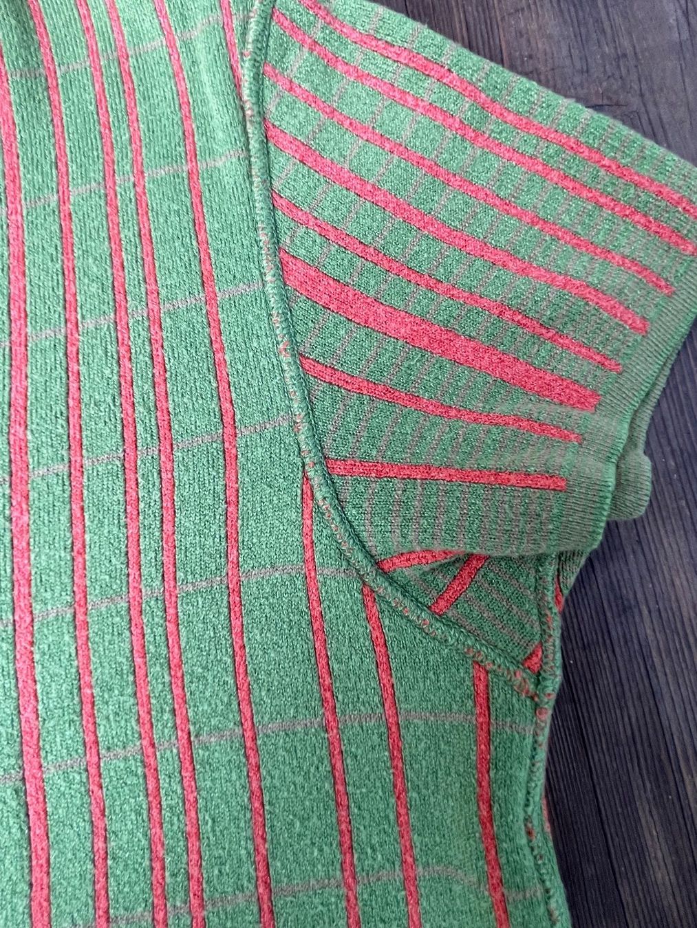 Maglioni & Felpe: xess+baba Strickpullover, kurzarm grün-rosa, Gr. 40/42 – Usato da Uster venduto da jelk 7