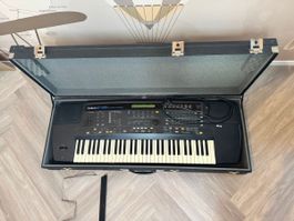 Roland E-86 Intelligent Synthesizer