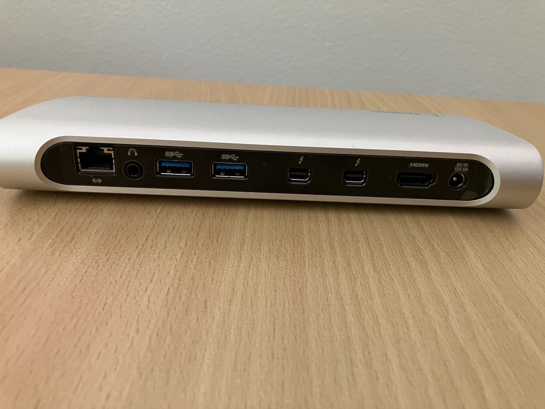 Belkin Docking station: Belkin Thunderbolt™ 2 Express Dock HD mit Kabel – Nuovo (secondo la descrizione) da Sursee venduto da Hstrings 2