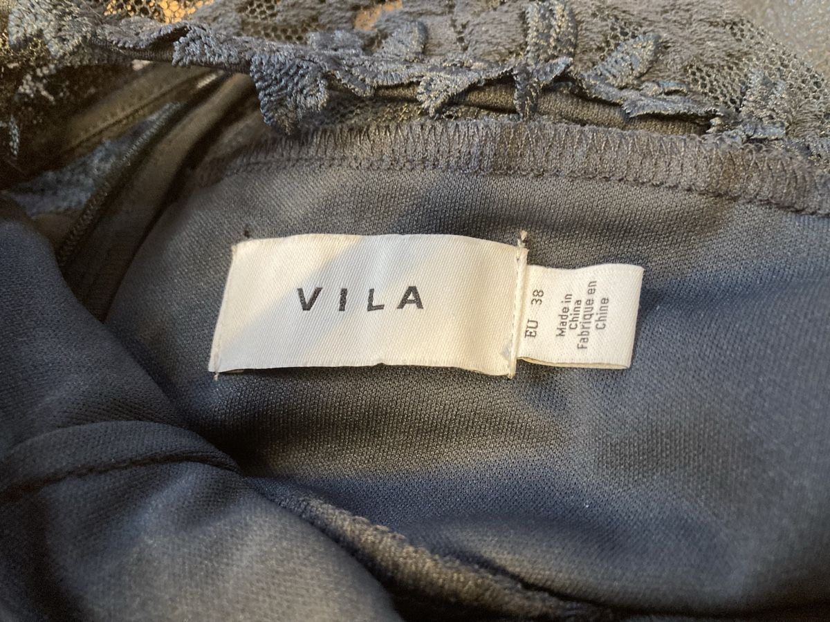 Vila Robes: Robe – Neuf (Voir description) à Cressier FR par vsa_87b2 2