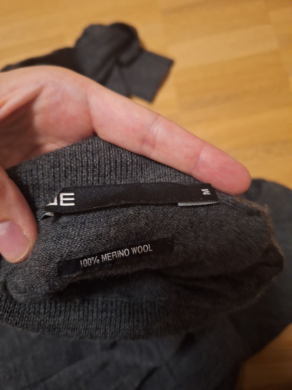 Maglioni & Felpe: Rolli Pullover 100% Merinowolle grau Grösse M – Usato da Riehen venduto da Mamestra 2