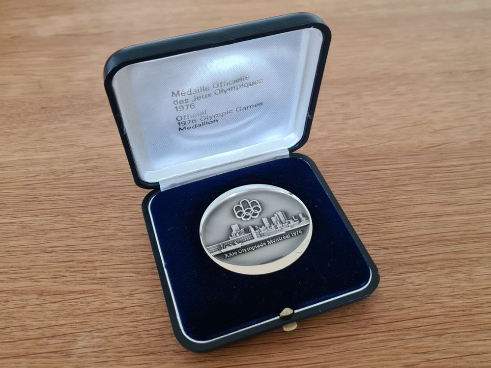 Pendentif Médaille Olympique Montréal 1976 - Équipe USA Gymnastique - Chaîne Incluse - Occasion