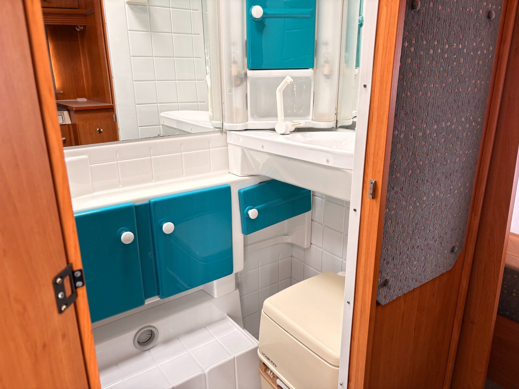 Dethleffs Camping Fahrzeuge: Wohnwagen Dethleffs RM 5 – Gebraucht aus Winterthur von MCW 6
