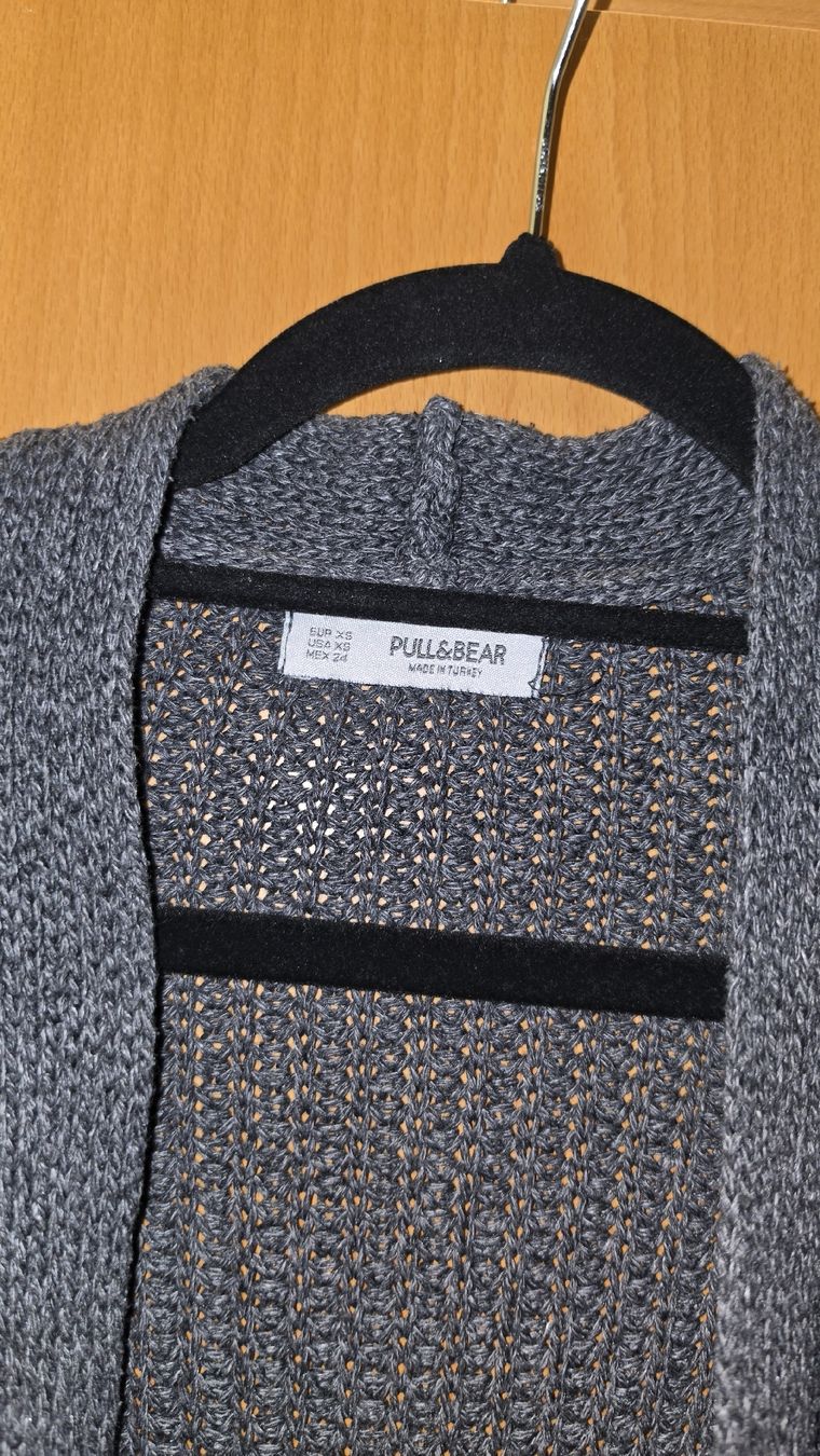 Pull&Bear Giacche: Strickjacke Pull&Bear grau, guter Zustand – Usato da Bubendorf venduto da ang_b829 1