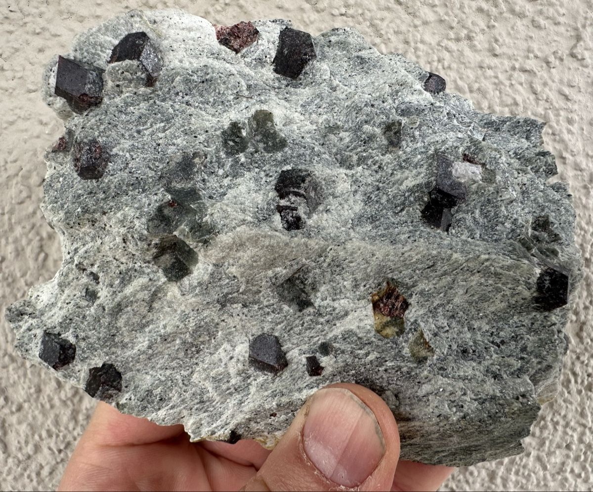 Minerali & Pietre curative: Granat Schweiz – Usato da Oberuzwil venduto da Crystall0 1