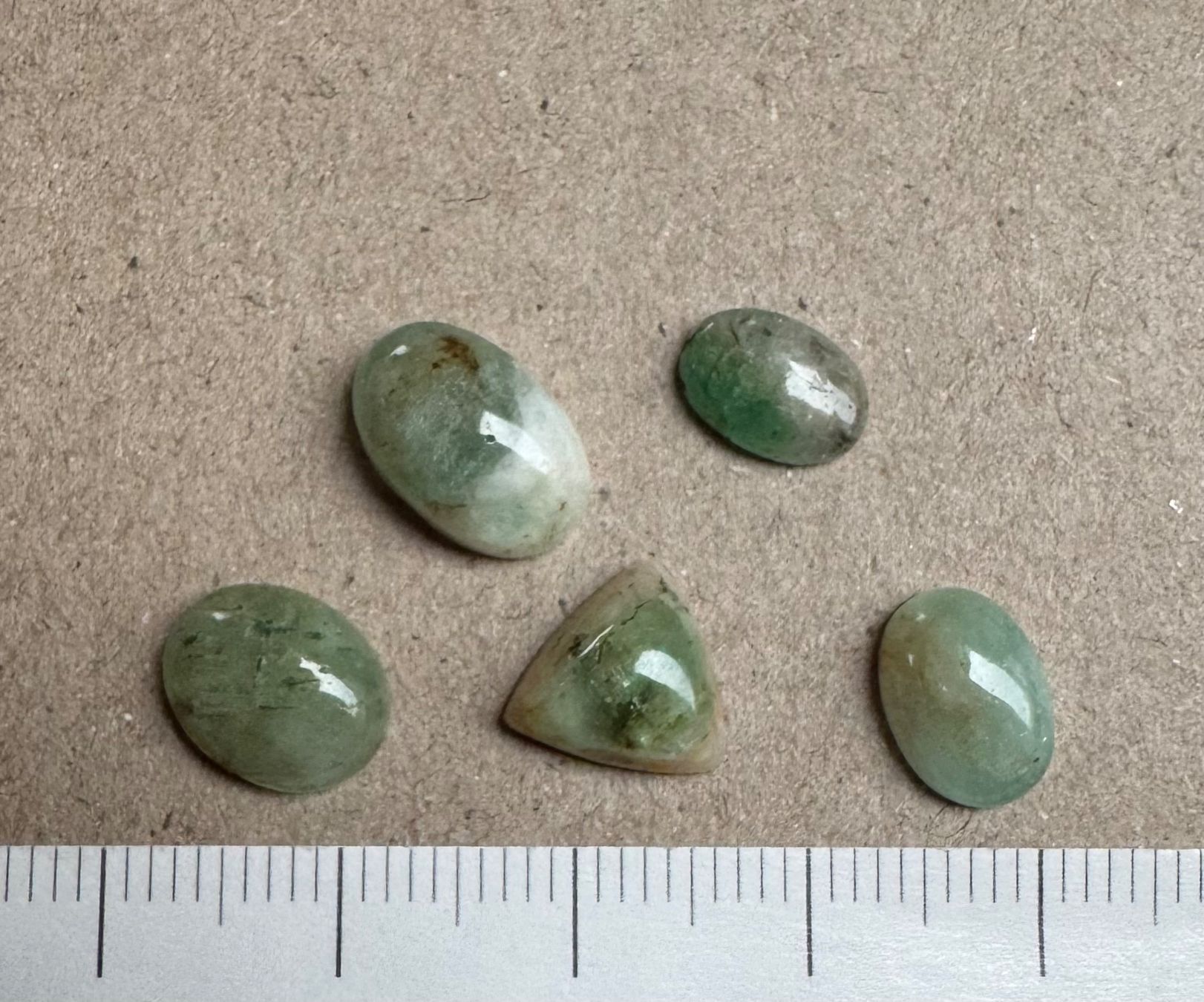 Pietre preziose: 5 schöne Smaragd Emerald Cabochons     UNIKATE – Nuovo e nell'imballaggio originale da Leuggern venduto da gemshow 7